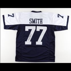 Tyron Smith Signed Cowboys Jersey