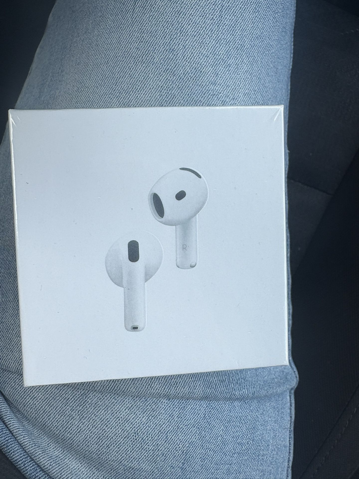 AirPods 4 With noise Cancellation