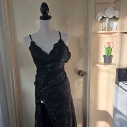 Long Lace V-Neck Evening Dress