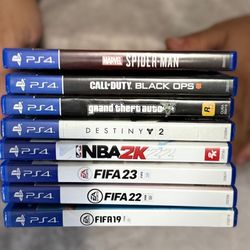 PS4 + Headset, 4controllers And 8 games 