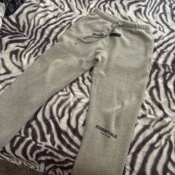 fear of god essential sweatpants size small