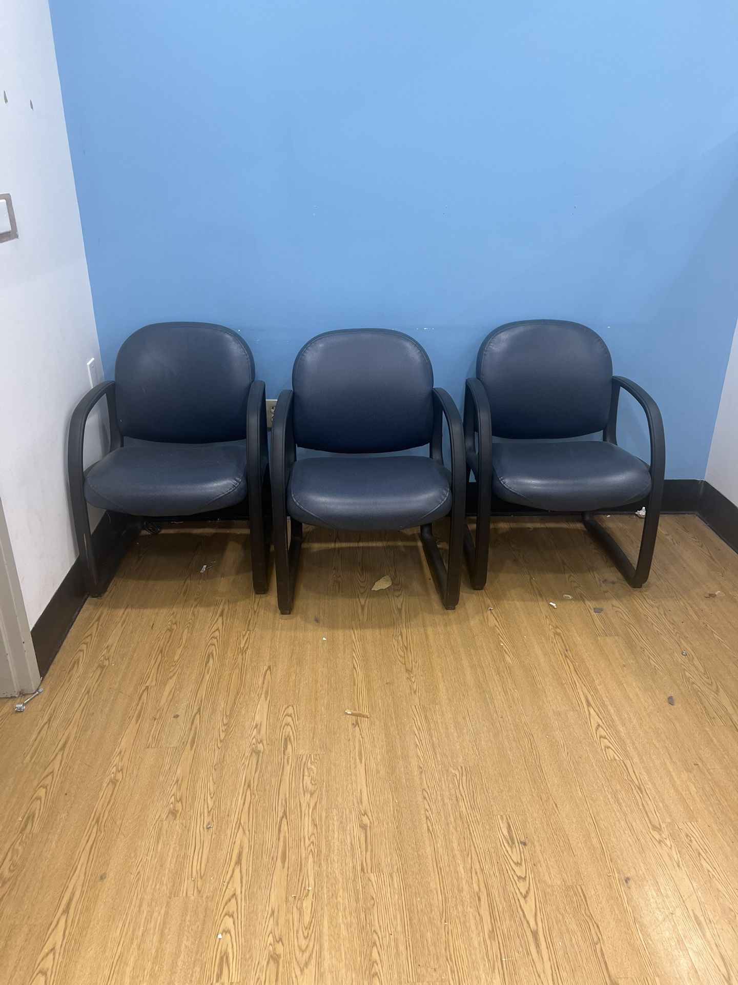 4 Commercial Waiting Room Chairs