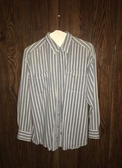 Arizona men’s size M long sleeve shirt