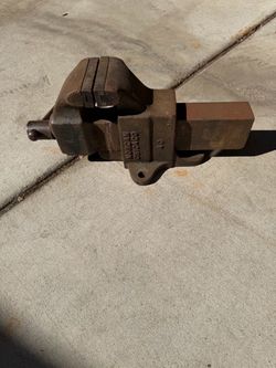 Morgan Chicago Cast Iron Bench Vise
