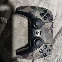 PLAYSTATION 5 CONTROLLER