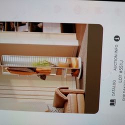 Closet mirror It hangs.\nUp shoes clothes