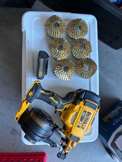 DeWalt 20V XR Brushless Roofing Nailer with Battery and Coil Nails