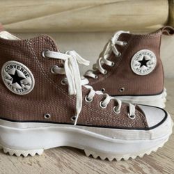 Women’s Converse Platform Size 8.5