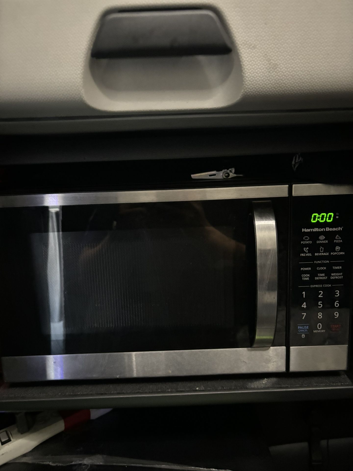 Hamilton Beach Microwave 900 Watts