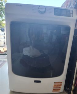 Maytag 7.3 cu gas dryer with wrinkle prevent option in white front load