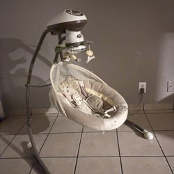 Baby Bear Swing with Music 