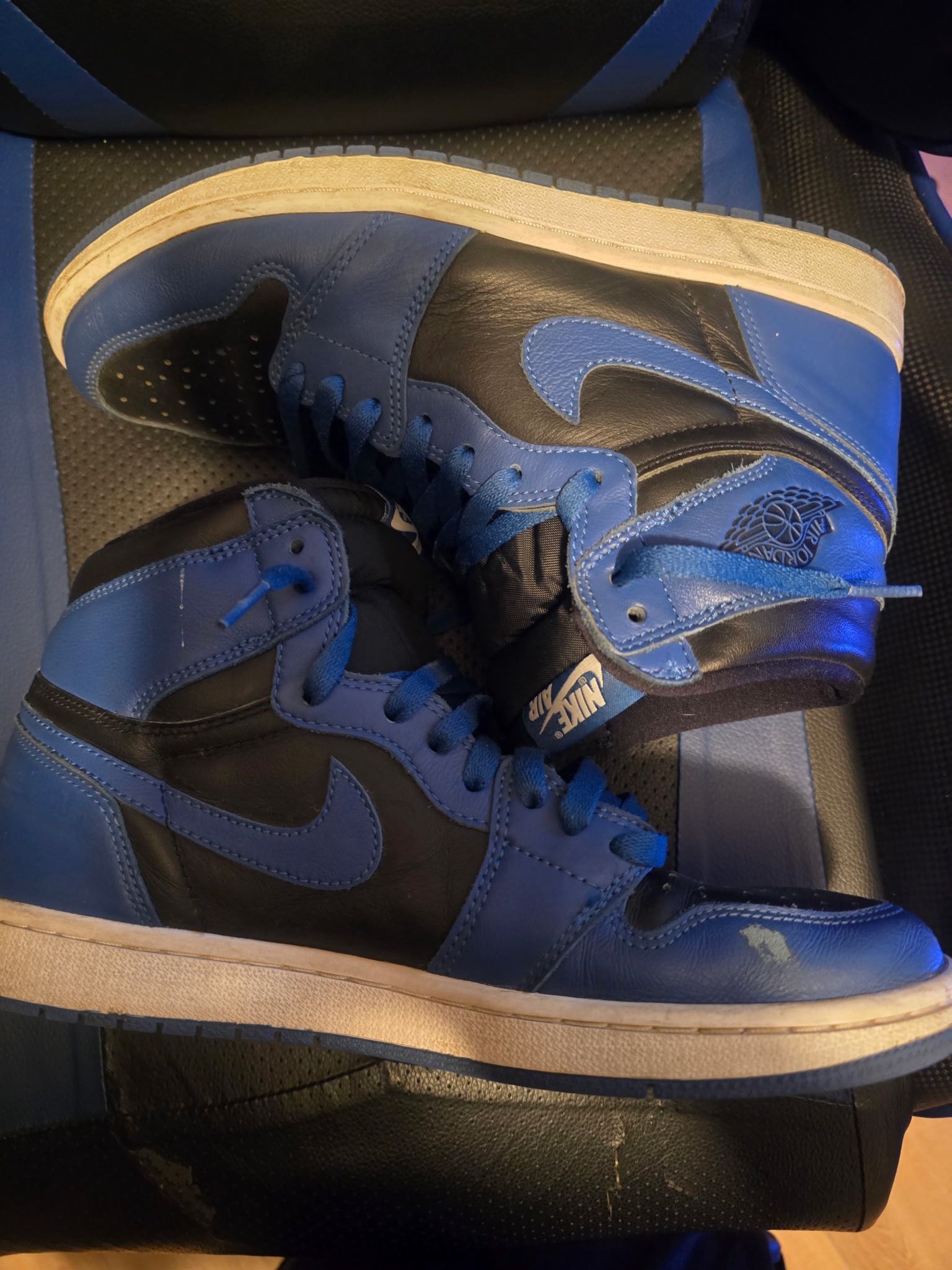 Nike Air Jordan 1 Retro High OG "Dark Marina Blue" 
