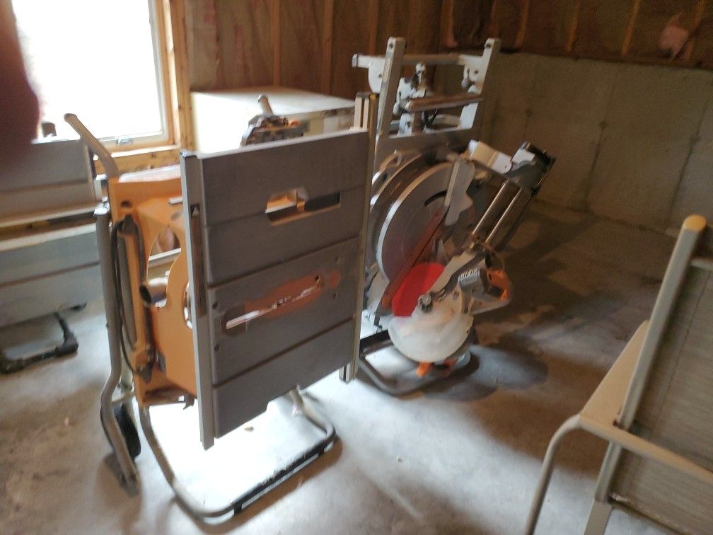 12 In Slide Compound Miter . 10in Table Saw