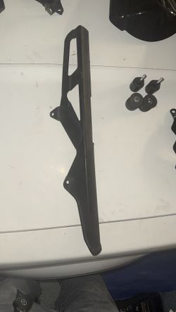 2007-2008 suzuki gsxr 1000 oem chain gaurd
