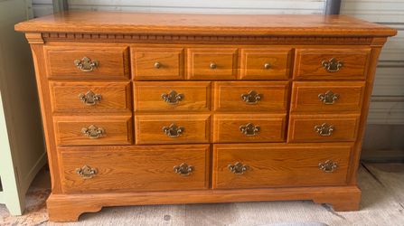 Oak Wood Dresser w Nightstand