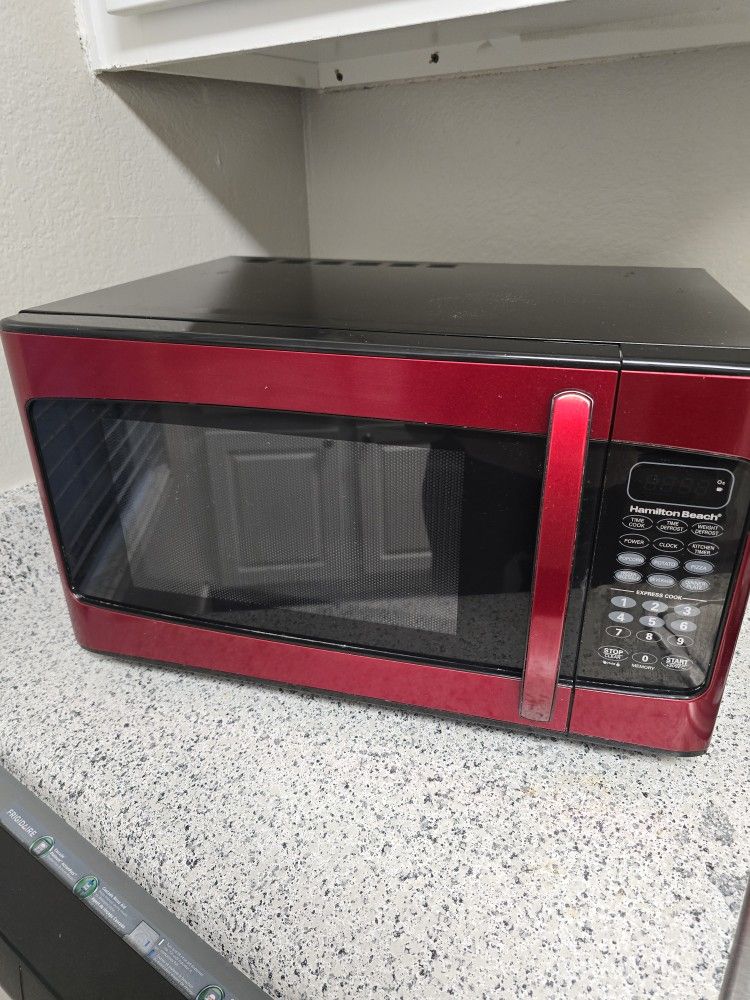 Hamilton Beach Microwave – Used, Great Condition