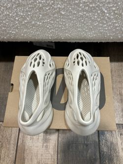 adidas Yeezy Foam RNR Size 6W