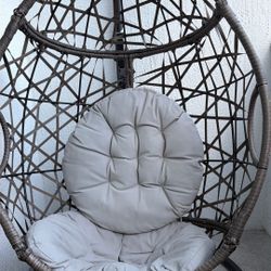Set Of 2 Beautiful Swinging Egg Chairs 