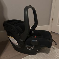 Uppababy Mesa v2 Infant Seat