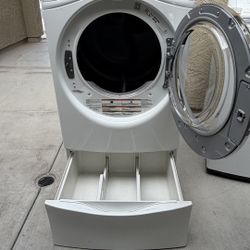 White Whirpool Duet Electric dryer with Pedestal