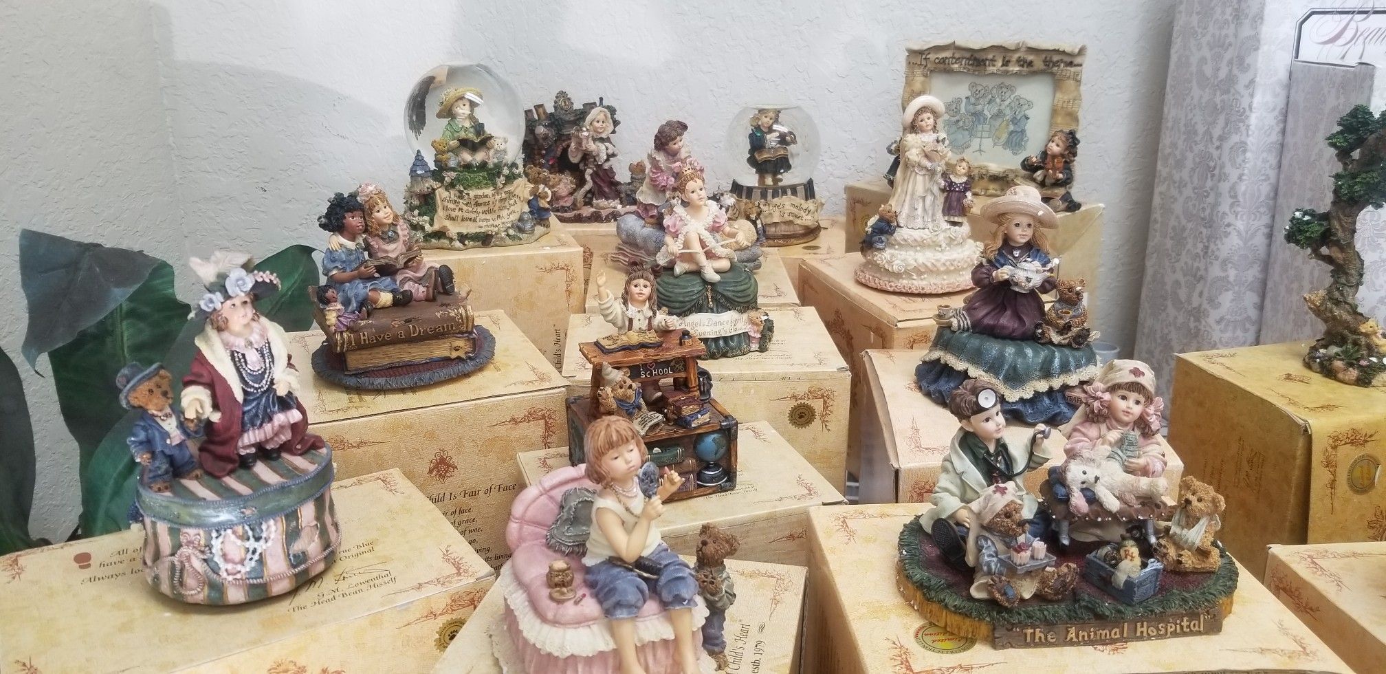 YESTERDAY'S CHILD / BOYD'S BEAR COLLECTION