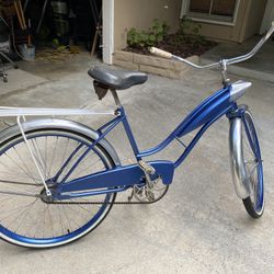 1960’s Women’s Beach Cruiser Red hub
