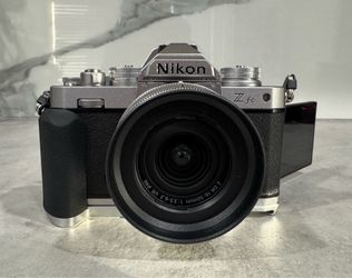 Like New Nikon Z fc Silver Camera Bundle | 16-50mm Lens + Premium Accessories