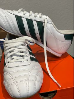 Tenis shoes