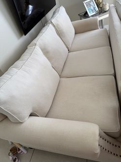 Beautiful Cream Sofa & Loveseat Set – Nailhead Trim