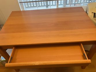 Computer desk or table with drawer
