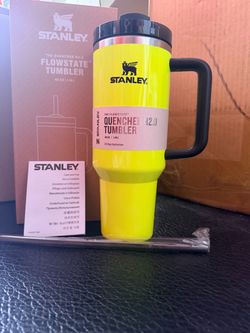 Stanley Neon Yellow 40oz Quencher H2.0 FlowState Tumbler BNIB