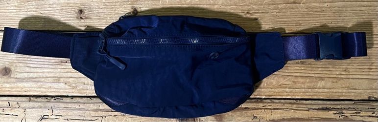Gaiam Blue Athletic Waist Pack