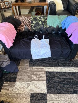 Women’s Shorts stretch Size 2X Stretchy nylon shirts Size 2X Good Condition $4 Each