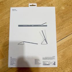 Apple iPad Pro Smart Folio Case – Like New