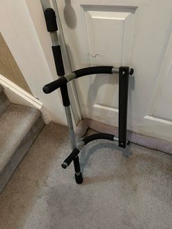 Iron Gym Pull-Up Bar Excellent Cond