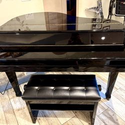 Mini Grand Piano 
