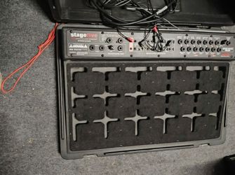 SKB powered guitar pedal board