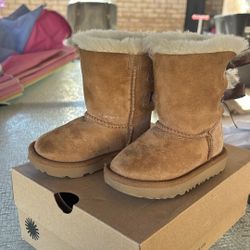 UGG 6 CHILD