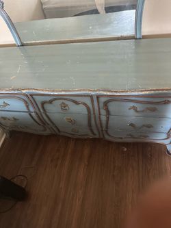 Dresser