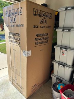 Brand new in box Frigidaire Top Freezer 17.6 cu.ft Refrigerator (white), Energy Star rated