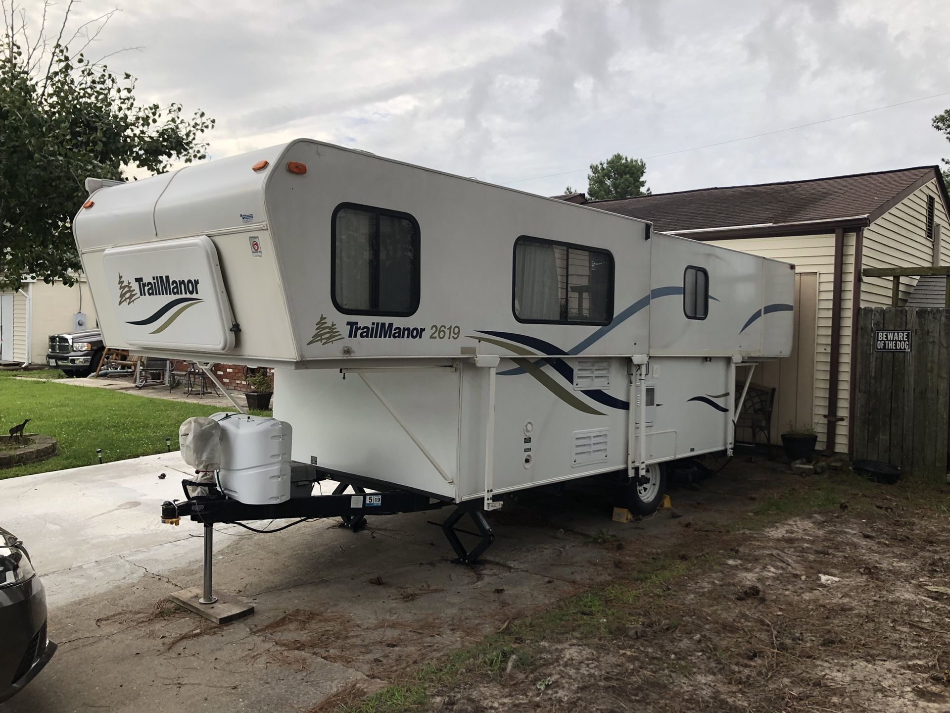 Trailmanor 2619 hard side pop up camper for Sale in Virginia Beach, VA