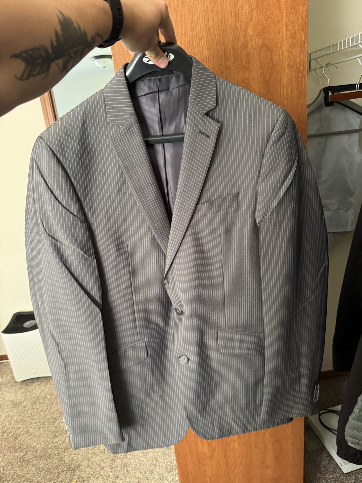 Kenneth Cole Suit Jacket/Blazer