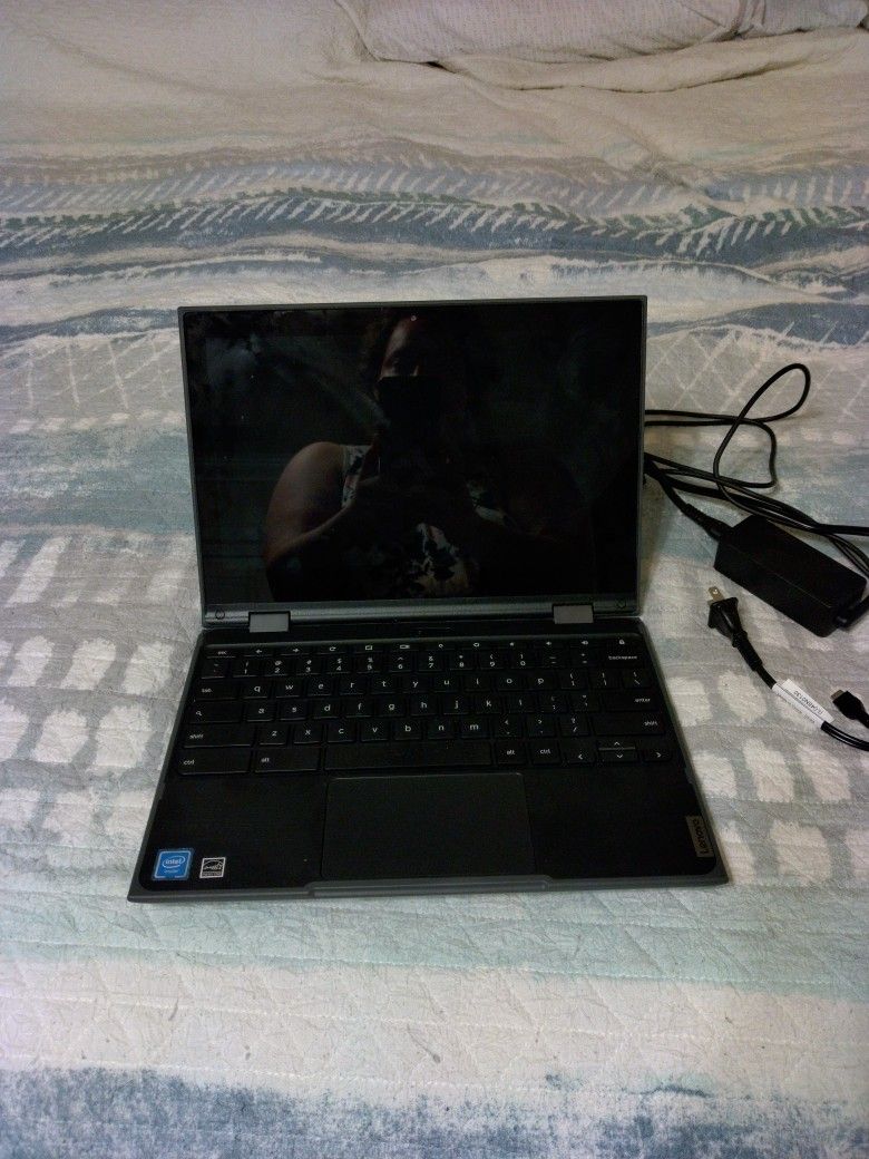 Lenovo 300e Chromebook 2nd Generation 81MB Laptop