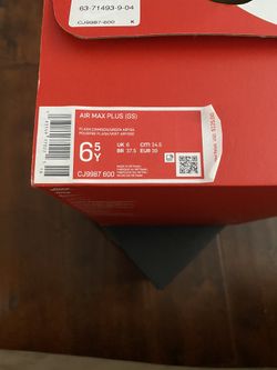 Nike Women Tennis Shoe size 6 1/2
