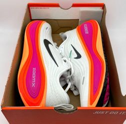 NIKE VOMERO White Fire