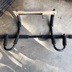 Pull Up Bar