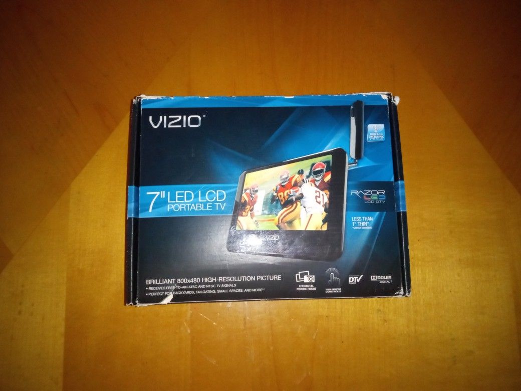 Vizio 7" LED LCD Portable TV 