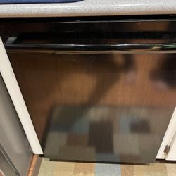 Selling Dishwasher And Stove Electric . 