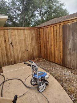 Fence Cleaning