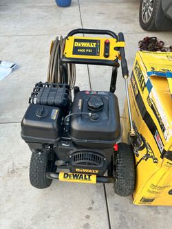 Top Rated
Shop DEWALT
4400 PSI 4.0 GPM Gas Pressure Washer with 420cc Engine, Triplex Pump, Commercial Cold Water Power Washer
Questions & Answers (8